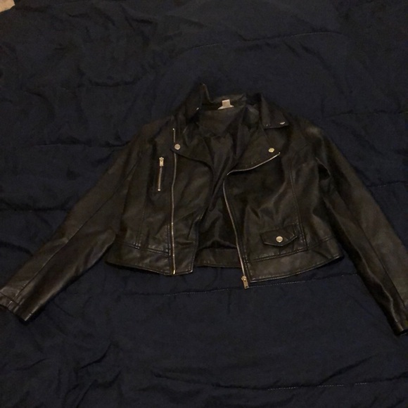 Woman’s leather jacket - Picture 1 of 1